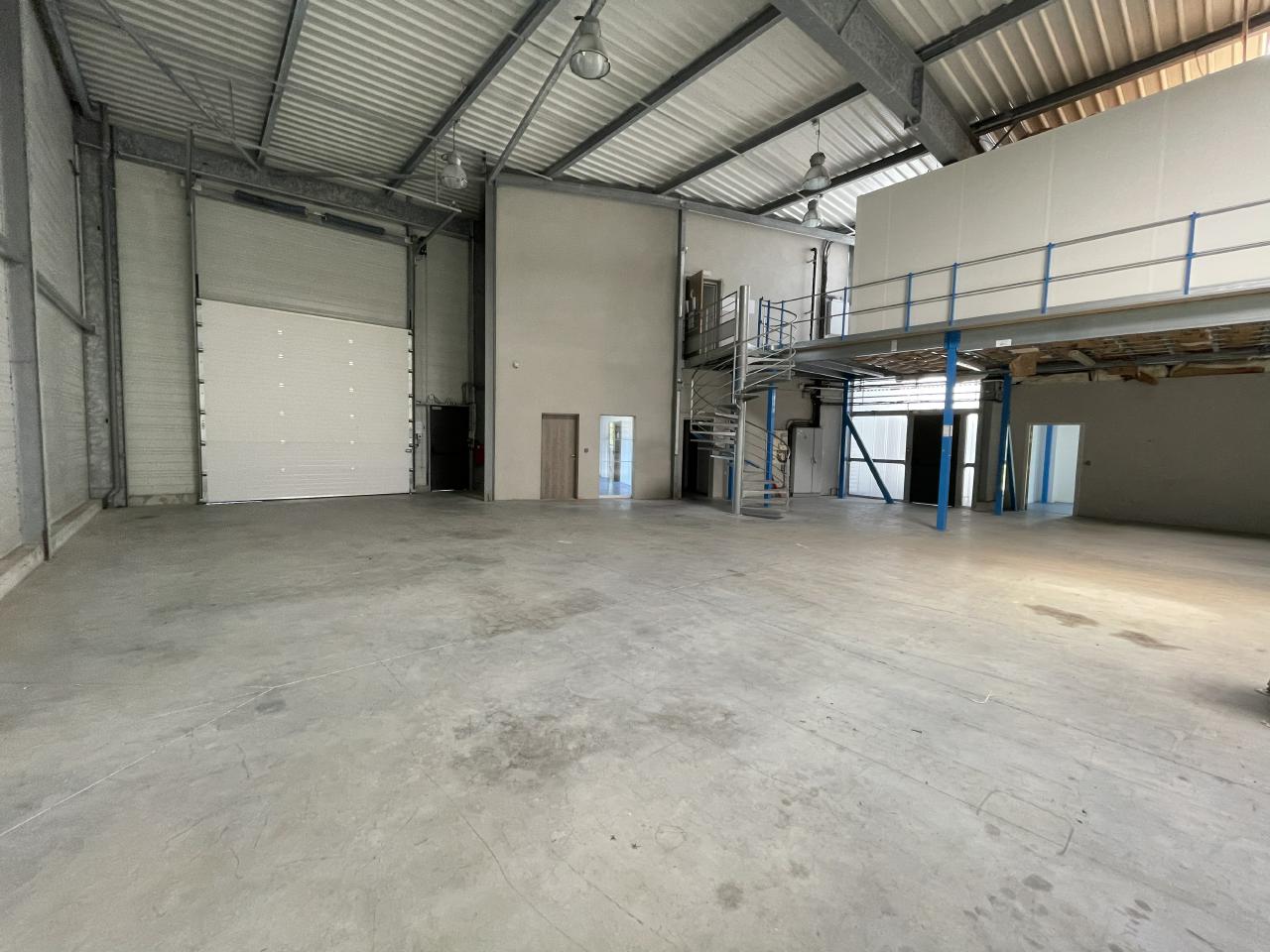 Local d'activité Bruz 1750m² Location local d'activité Bruz Ille-et-Vilaine OLACT2421989 4